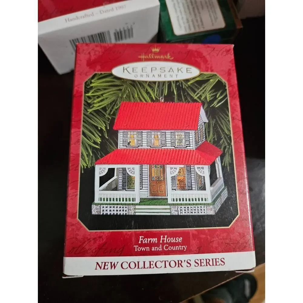 Christmas Ornament Farm House Town & Country Series #1 Hallmark Keepsake 1999